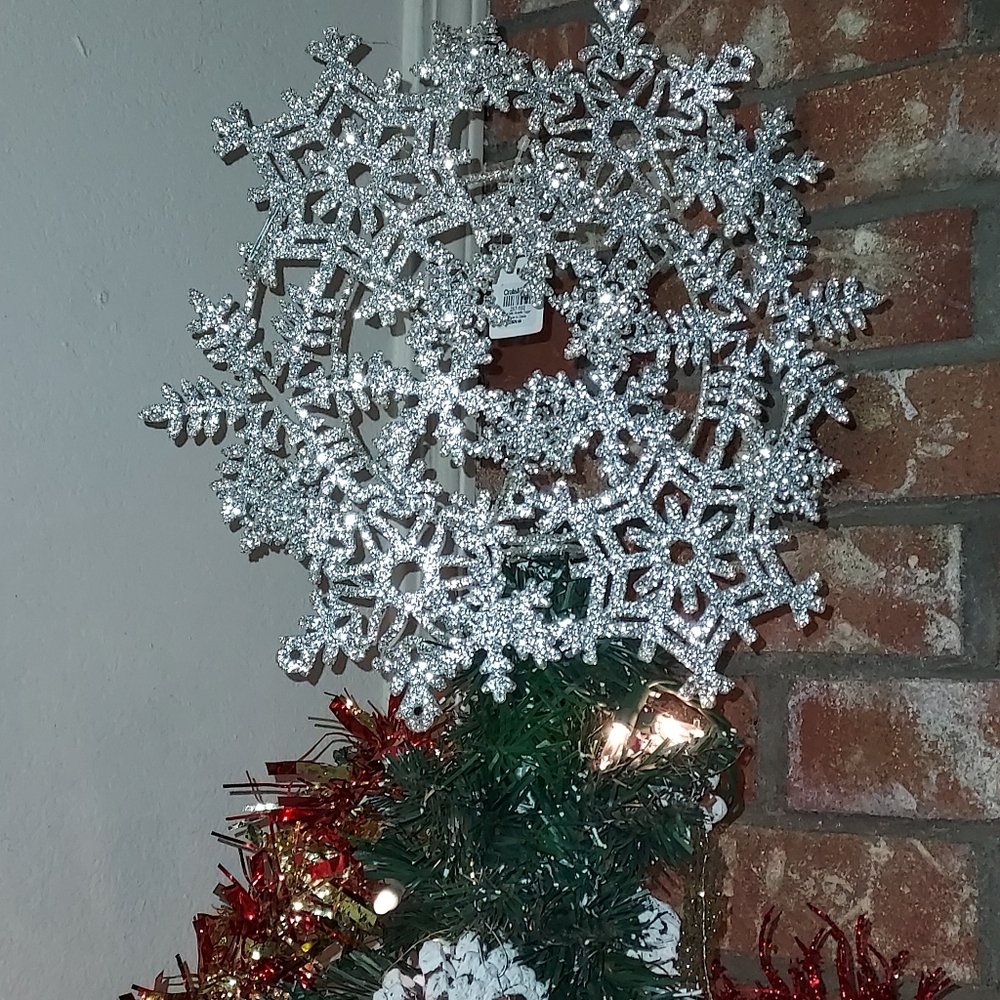 3 D Silver Snowflake Tree Topper 12"×12" . Pic Doesn't Do It Justice. Beautiful - Picture 5 of 12